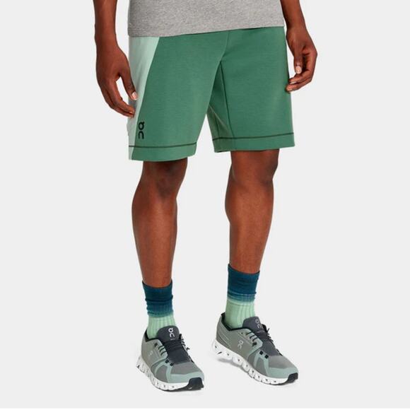 ON MENS MOVEMENT SHORTS IVY SIZE SMALL $100 - Picture 1 of 4